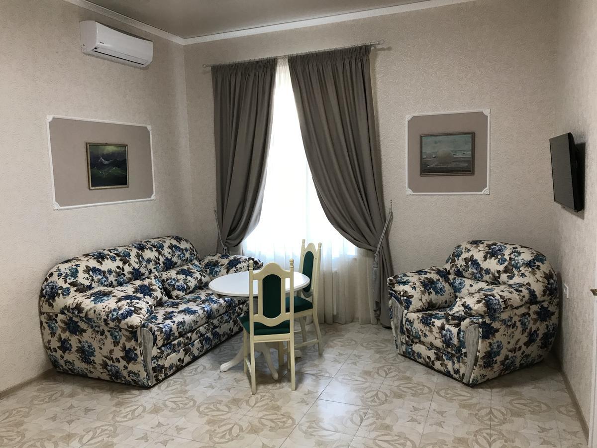 Happy Cat Hotel Odesa Exterior photo